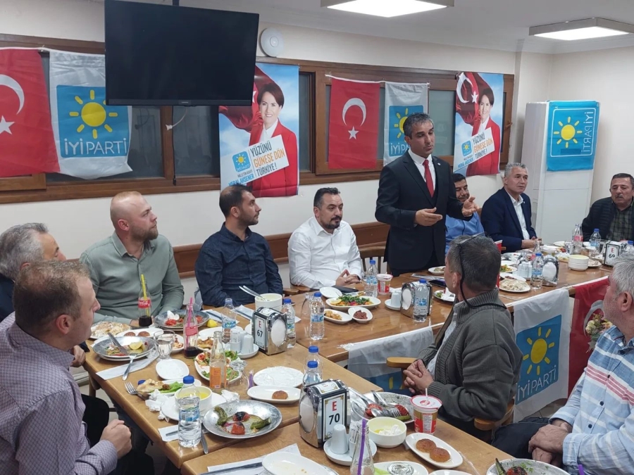 İYİ Parti Şehzadeler İlçe Başkanlığı Birlik beraberlik toplantısı düzenledi