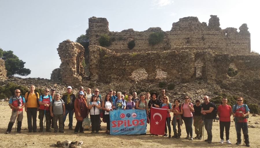 Spilos Dağcıları Yoğurtçu Kalesinde