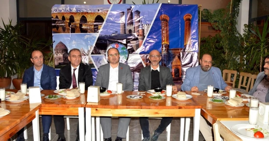 Manisa Erzurum Kültür Ve Tanıtım Derneğinden Birlik Yemeği