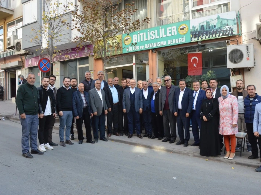 Vekil Necip Nasır Manisa Bitlisliler Derneğini Ziyaret etti