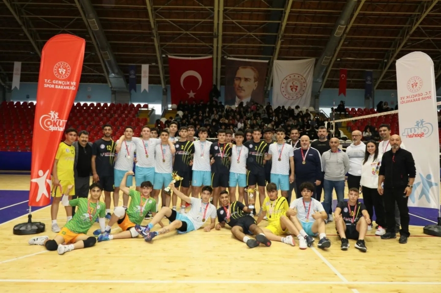 MANİSA GENÇLER VOLEYBOL MÜSABAKALARI TAMAMLANDI