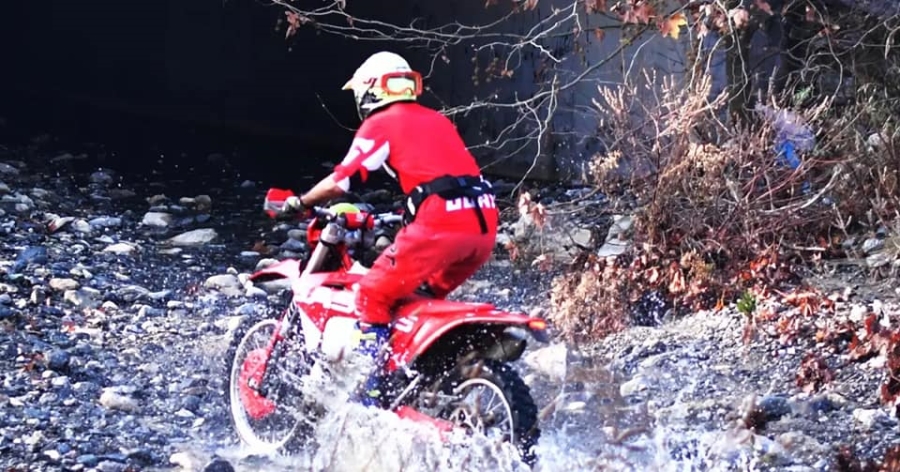  Enduro Motorsiklet tutkunları Spil’e tırmandı