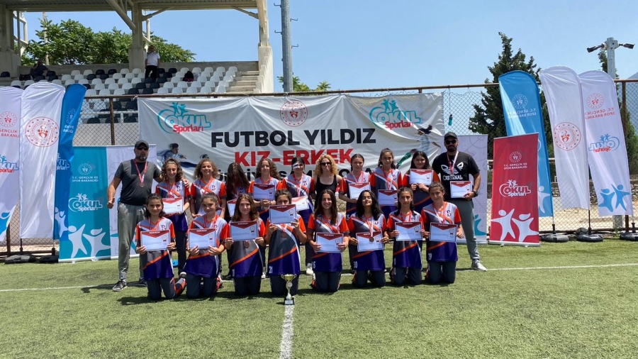 FUTBOL YILDIZ KIZ - ERKEK TÜRKİYE ŞAMPİYONASI MANİSA’DA SONA ERDİ