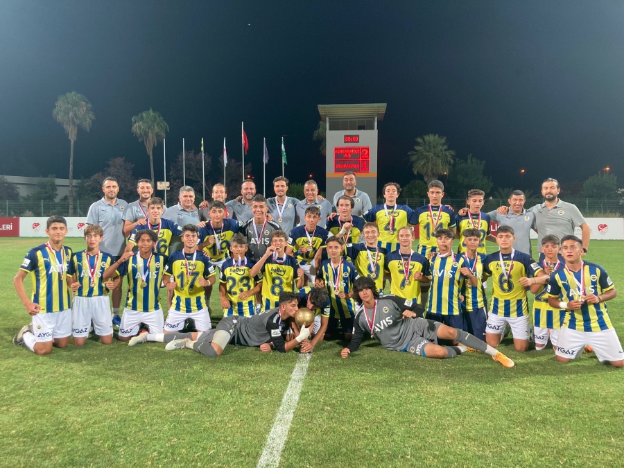 Elit U15 Gelişim Ligi şampiyon Fenerbahçe A.Ş. 