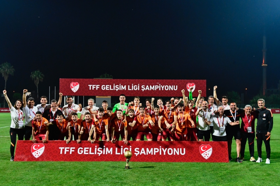 Elit U16 Ligi  şampiyonu Galatasaray A.Ş. 