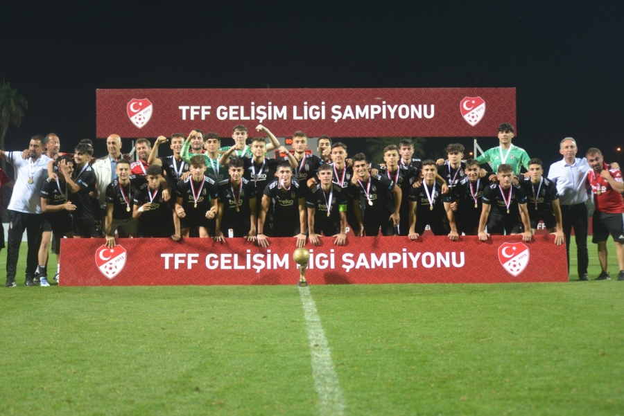  Elit U17 Gelişim Ligi  şampiyonu Beşiktaş A.Ş. 