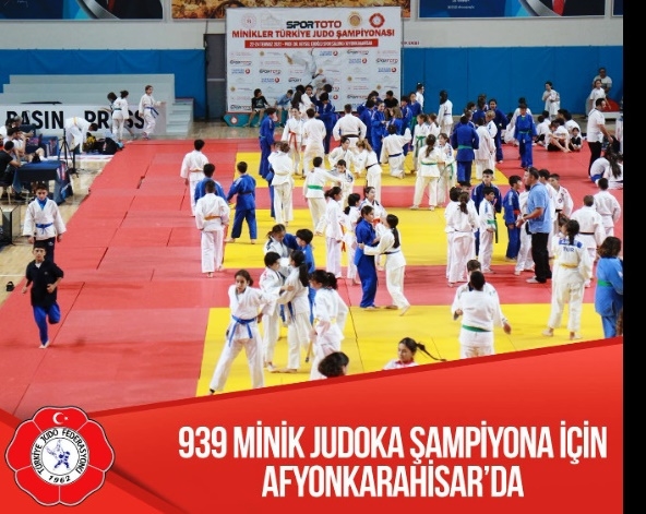 939 Minik judoka Şampiyona için Afyonkarahisar’da