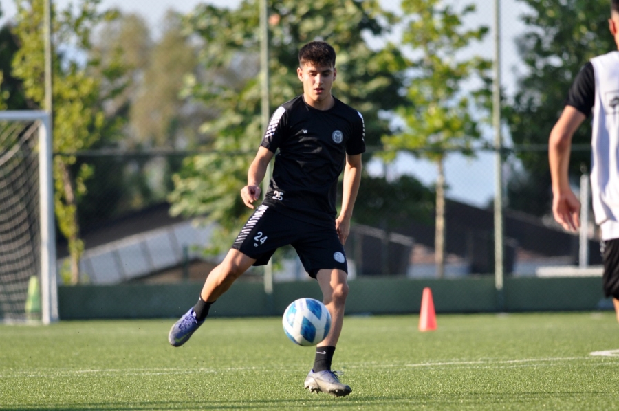 Manisa Fk U17 Takımı  yeni sezon hazırlıklarına başladı