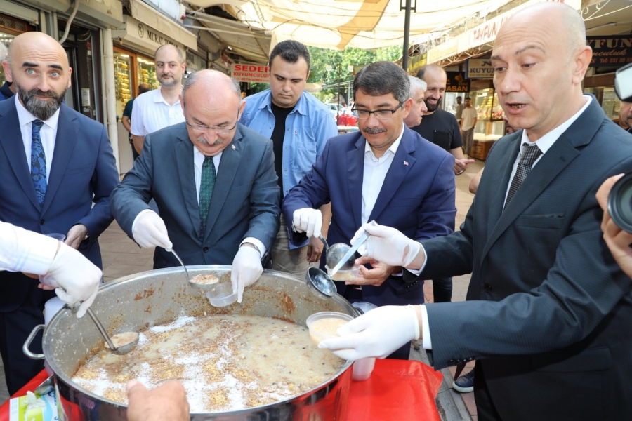 Manisa Kuyumcular ve Sarraflar Derneğinden Aşure Hayrı