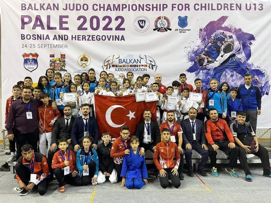 Minikler Judo Balkan Şampiyonasında 14 madalya