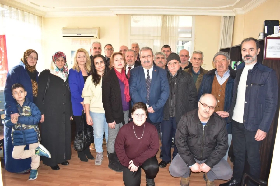 Saadet Partisi ile yollarını  ayrılan Mustafa Uslu 35 kişilik ekibi ile Bağımsız Türkiye Partisi’ne katıldı