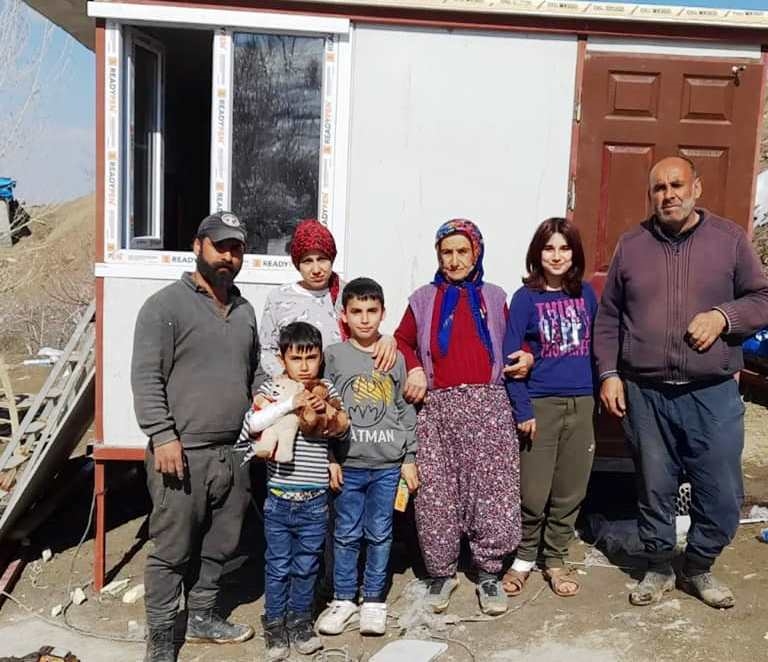 Manisalılar Vakfı Depremzedeler için seferber oldu