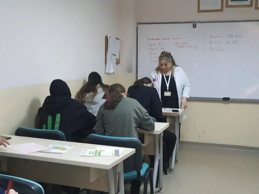 Manisa Büyükşehir’den öğrencilere eğitim desteği