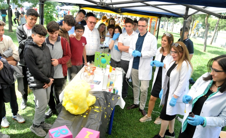 Manisa Mostem’in bilim şenliğine yoğun ilgi