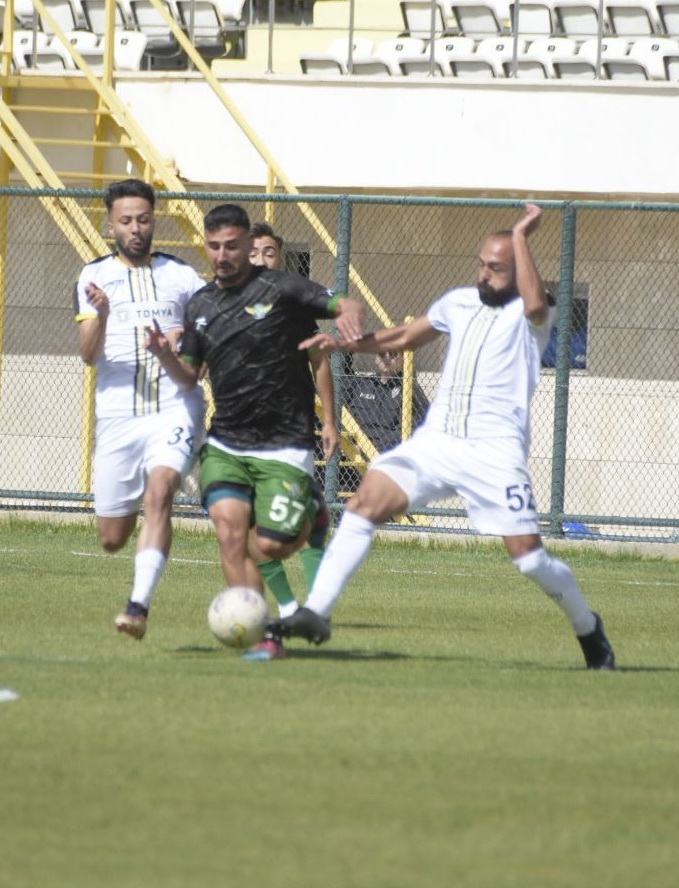 Akhisarspor lige mağlubiyet ile veda etti