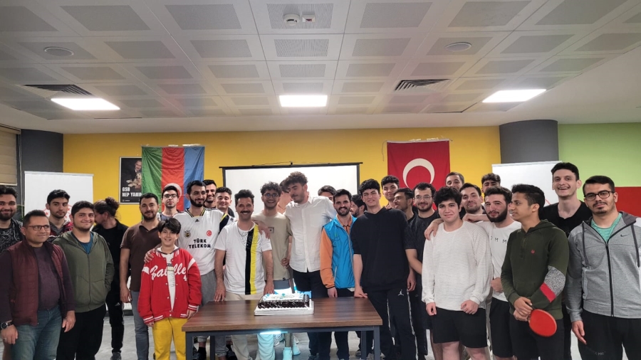 Azerbaycanlı Öğrenciler Kula Gençlik Kampı