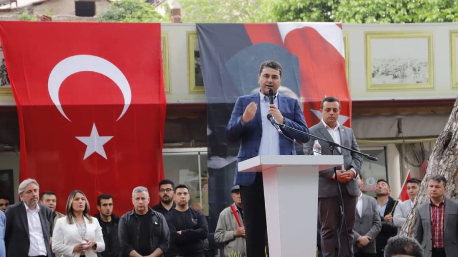 Demokrat Parti Genel Başkanı Gültekin Uysal Alaşehir