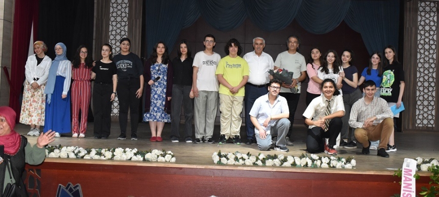 Hasan Türek Anadolu Lisesi Tiyatro Kulübü’nden skeç ve doğaçlamalar 