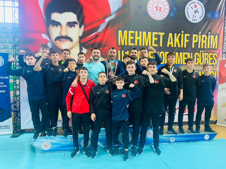 Manisa Güreş Eğitim Merkezi Rize’de Türkiye Şampiyonu oldu