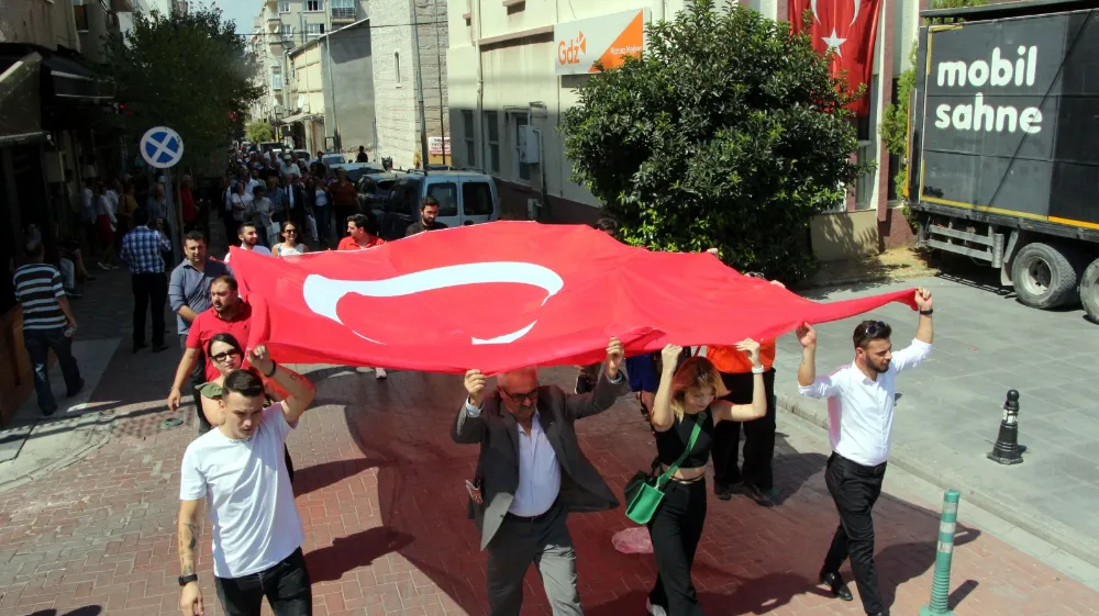 CHP Manisa ilde alternatif 30 Ağustos kutlaması