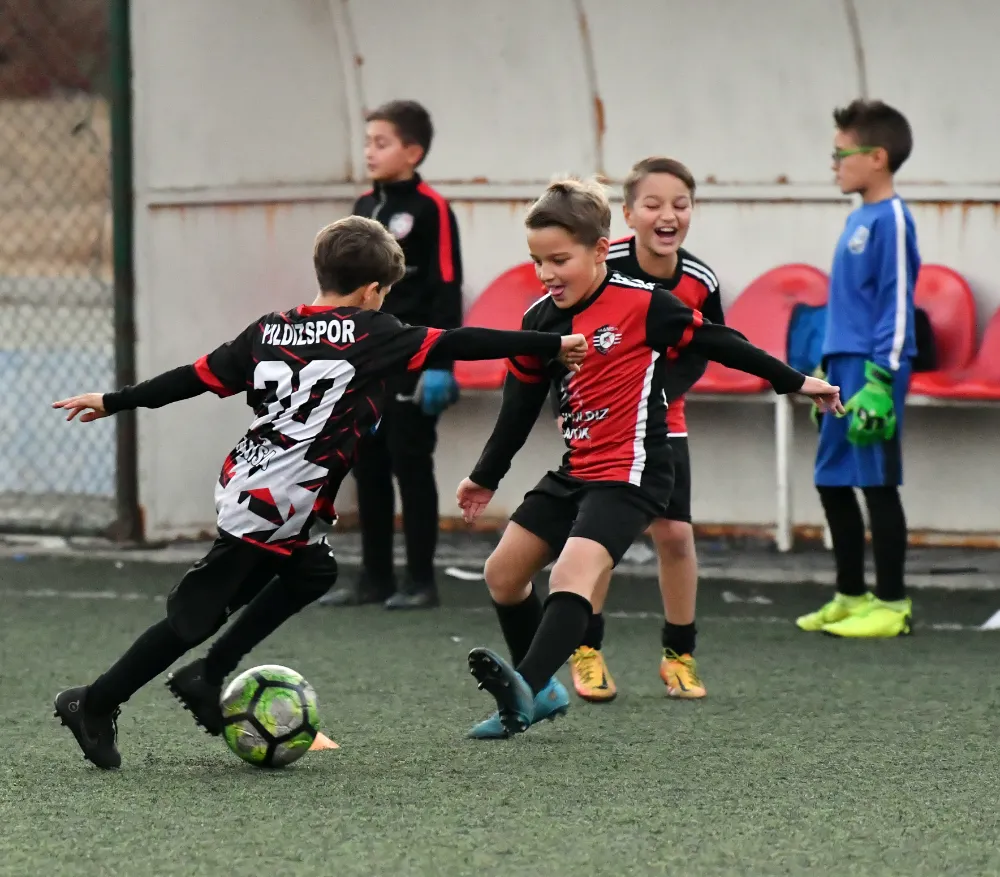 Yıldızspor  Futbol Okulları Kış Dönemi Başlıyor