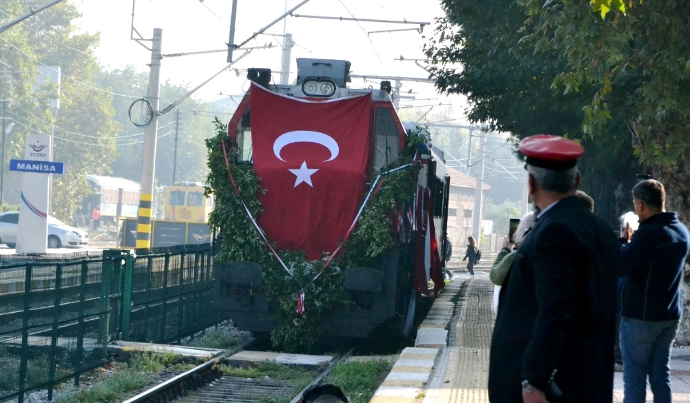Atatürk’ün Manisa’ya Teşrifinin 100. Yılı Törenlerle Anıldı