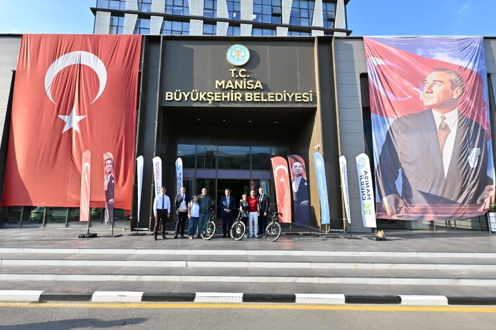 ‘Adımla Manisa’ Projesinde En Çok Adım Atanlara Elektrikli Bisiklet Ödülü