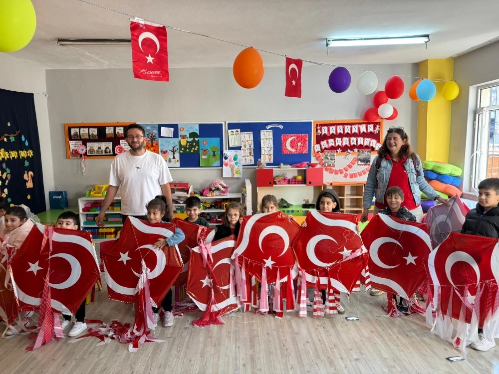 Rotary Kulüplerinden Cumhuriyet Coşkusuna Uçurtmalı Kutlama