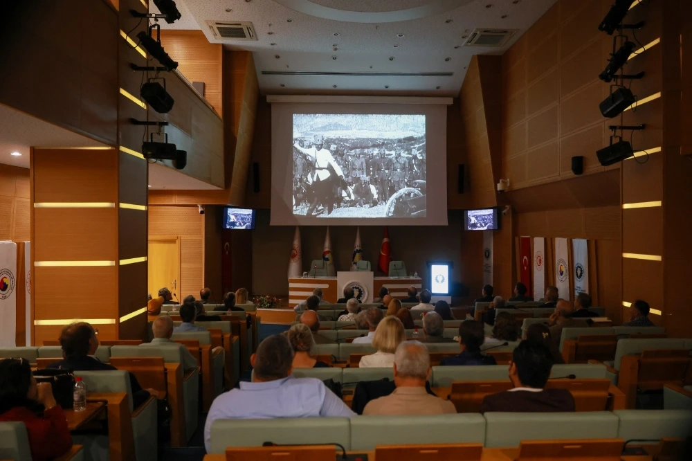 Yunusemre Belediyesi’nden Tarihi Film Gösterimi: “Zafer Yollarında” Yeniden İzleyiciyle Buluştu