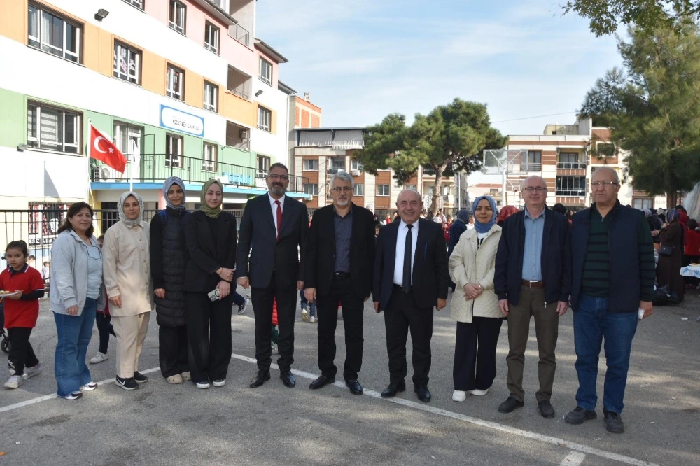 Necatibey İlkokulu’ndan Dayanışma Kermesi: Veliler El Ele, Okul İçin Bir Araya Geldi