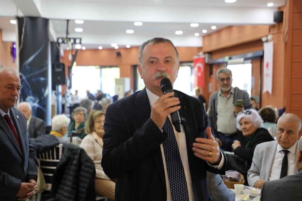 Başkan Balaban Emekli Öğretmenleri Ağırladı