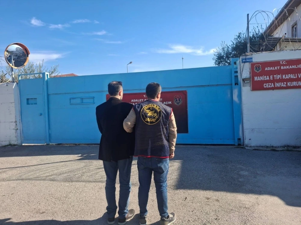 Turgutlu Jandarma’dan Aranan Şahıslara Seri Operasyon