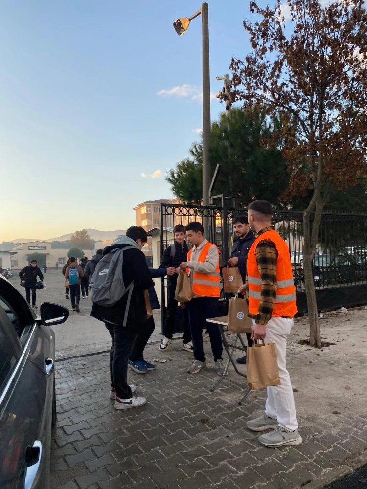 Liseli Gençlere “Zile Beş Kala” Etkinliği Düzenlendi