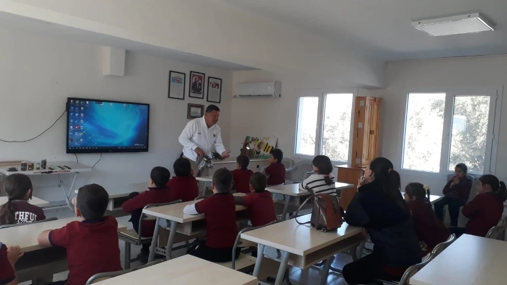 Manisa’da ‘Çalışkan Arılar’ projesiyle minikler kovanda