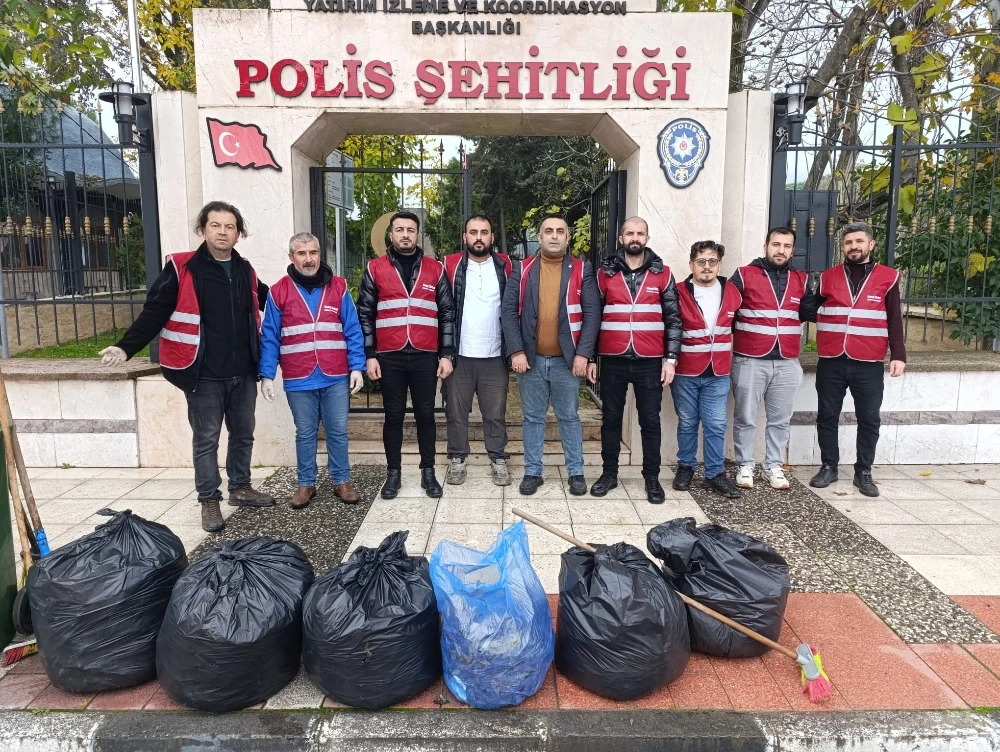 Yeniden Refah Şehzadeler’den anlamlı şehitlik ziyareti