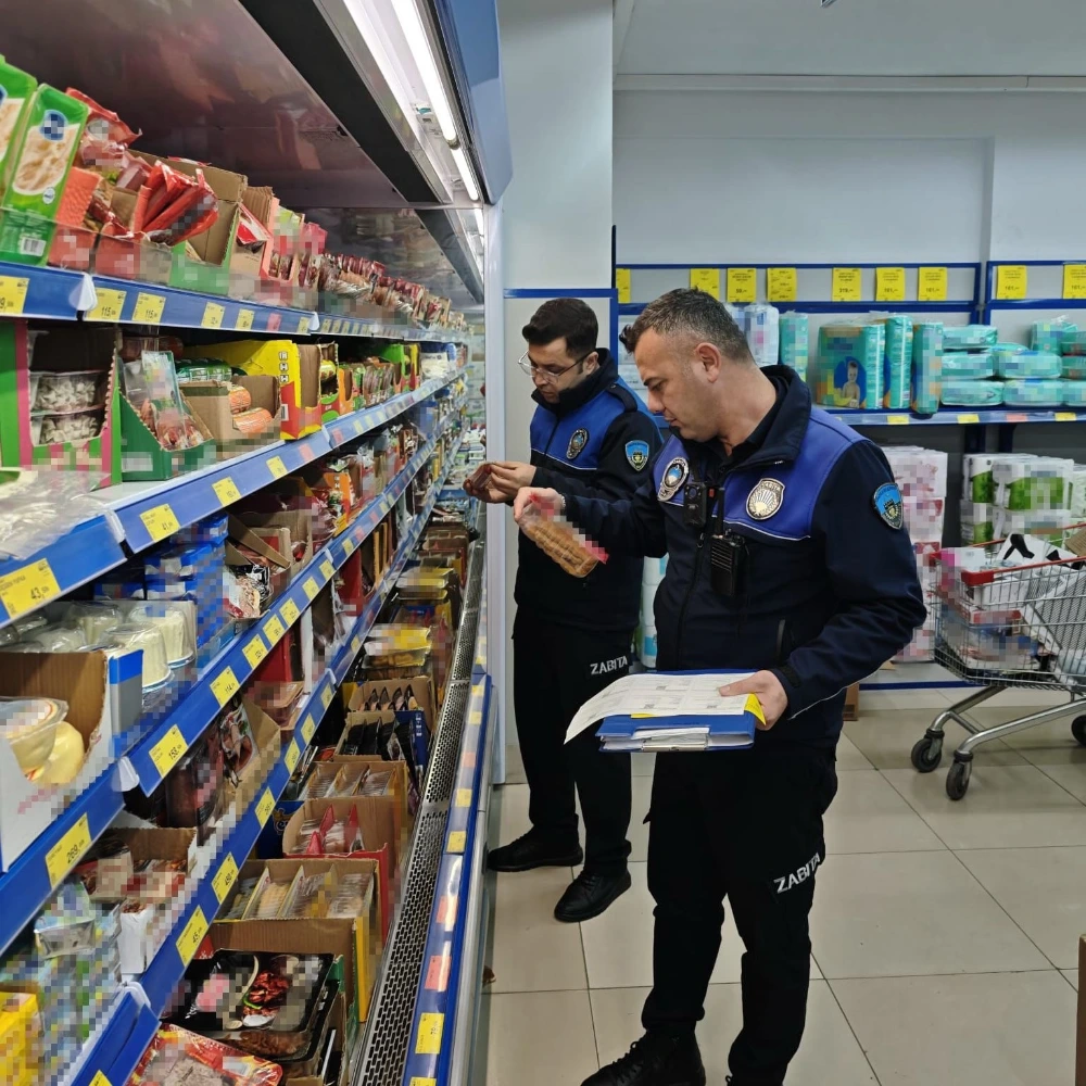 Turgutlu Zabıtasından zincir marketlere sıkı denetim