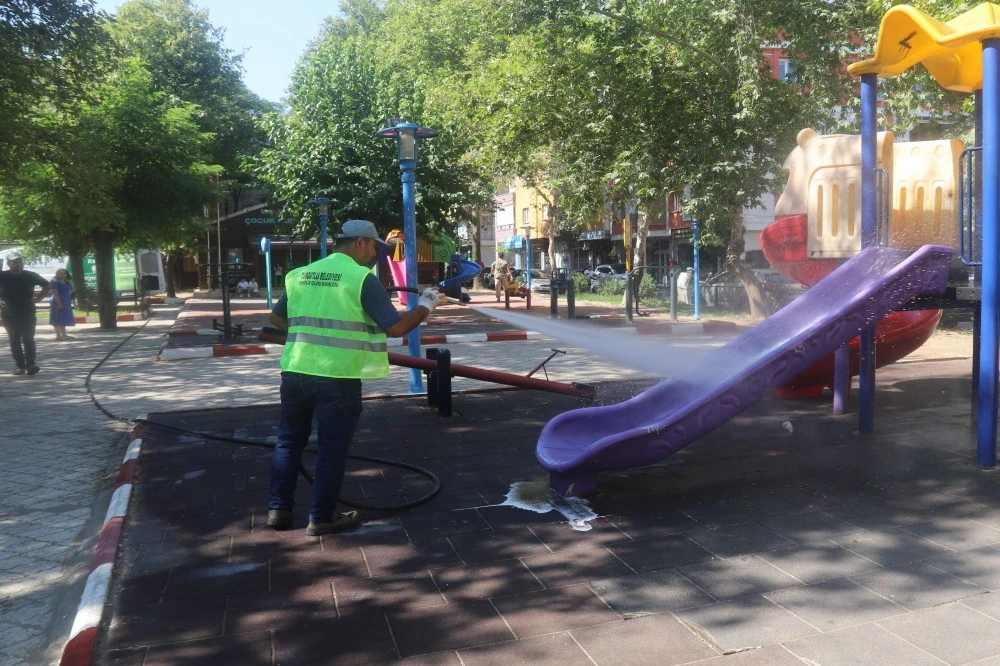 Turgutlu’da Parklara Yaz Temizliği Başlatıldı