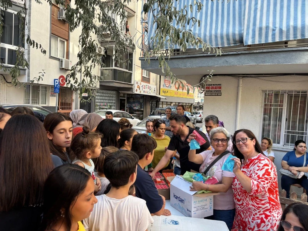 Tevfikiye’de Zafer Bayramı Coşkusu Miniklerin Yüzünü Güldürdü