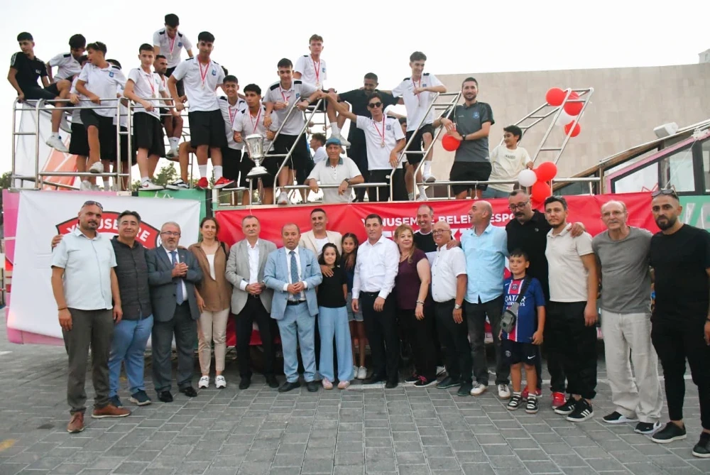 Yunusemre Belediyespor U17 Şampiyonluğu Manisa’ya Armağan Etti