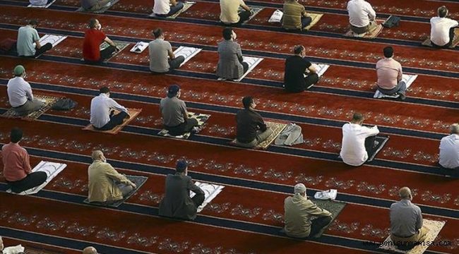 Camilerde yeniden 5 vakit namaz başladı