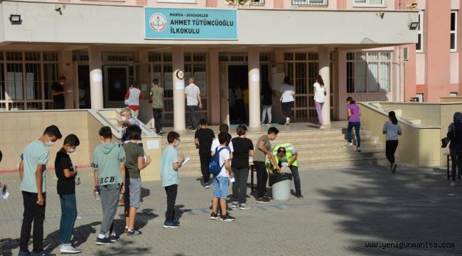 Bursluluk sınavına yoğun katılım 