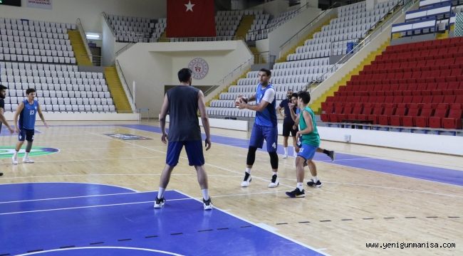 Manisa Büyükşehir Basketbol A Takımına Altyapıdan İki Oyuncu Katıldıı