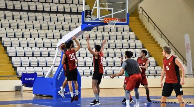 Manisa Büyükşehirli Dev Adamlar Antrenmanlara Devam Ediyor