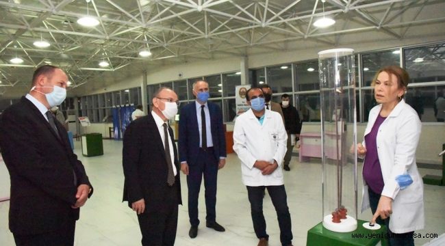 Vali Karadeniz, 251 Bin Dev Öğrenci Planetaryum ve Bilim Evinde İncelemelerde Bulundu