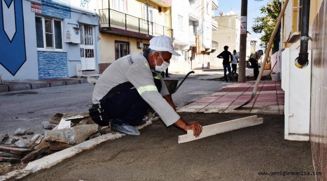 YUNUSEMRE’DEN 2 MAHALLEDE YOL ÇALIŞMASI