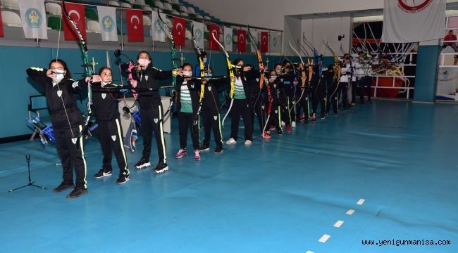 Manisa Bşbsporlu Okçular Çalışmaları Sürdürüyor