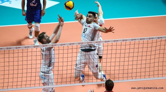 Halkbank Yarı finalde