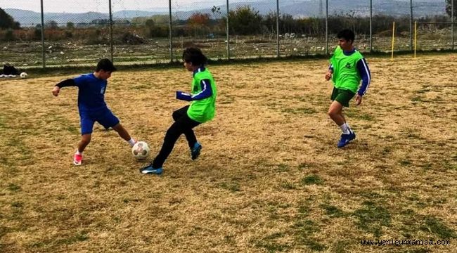 YUNUSEMRE FUTBOL ALTYAPIDA ÇALIŞMALAR SÜRÜYOR