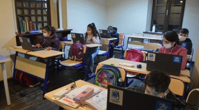 ÖĞRENCİLER EBA ERİŞİM MERKEZİ’NDE DERSLERİNE GİRİYOR