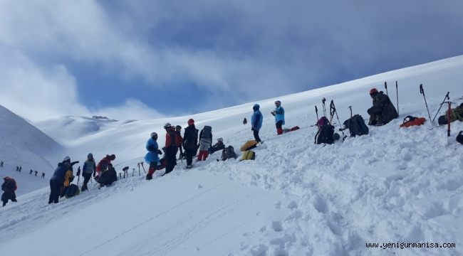 Dağcılarımız, Erciyes’in Zirvesinde TDF Eğitimine Katıldı